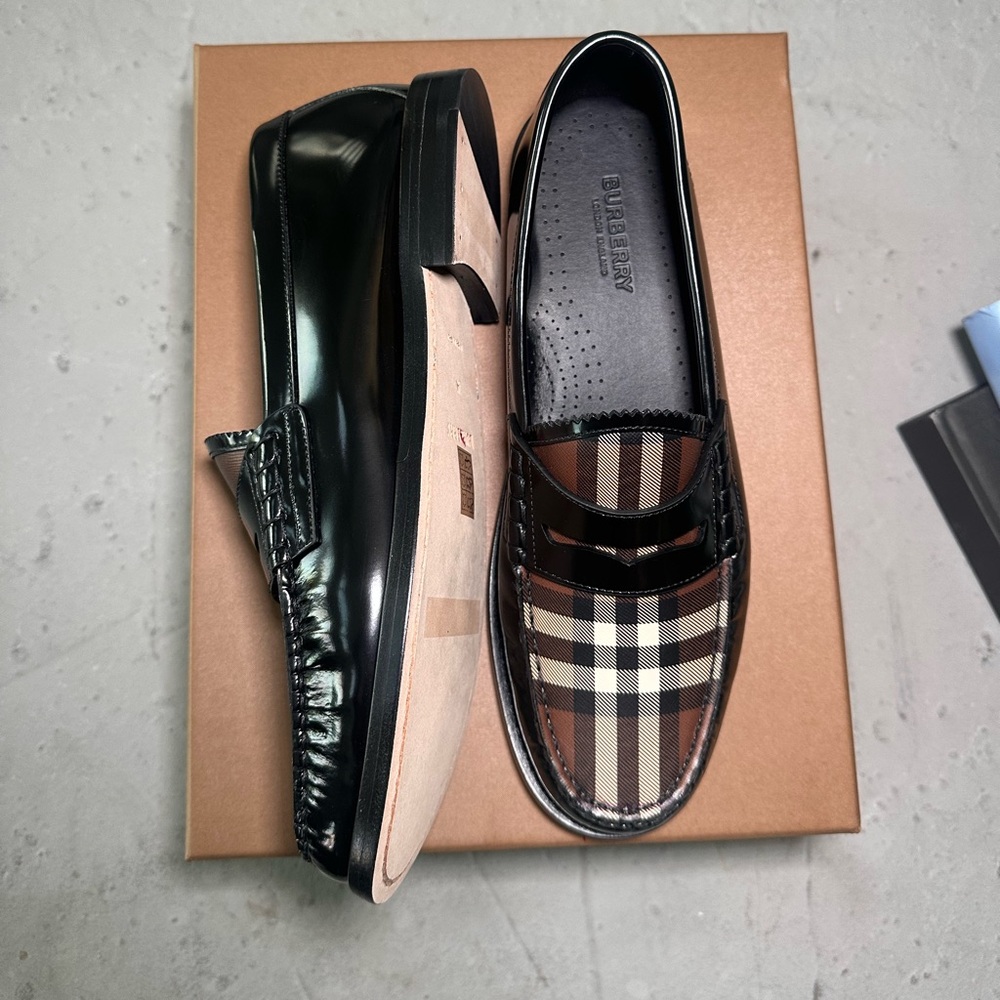 Burberry Shane Men's Black/Beige Checkered Leather Penny Loafers Size 40 or 7 Us - Picture 2 of 10